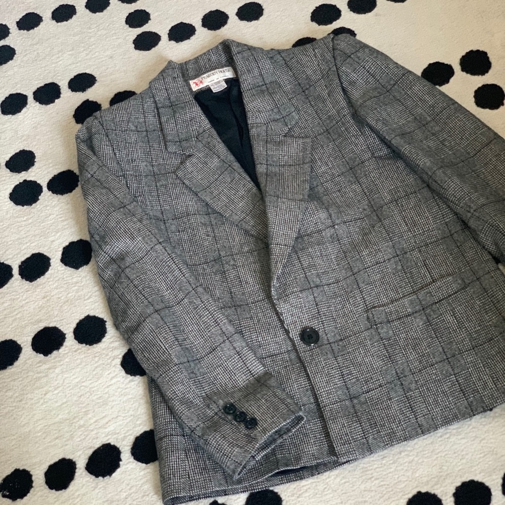 Blazer - Picture 2 of 5